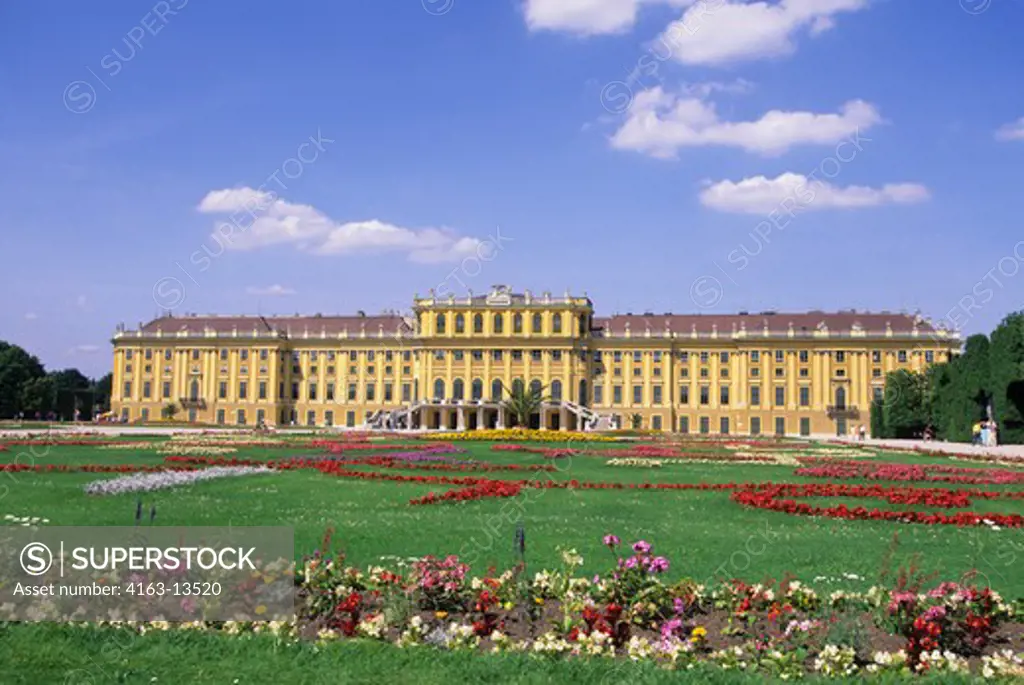 AUSTRIA, VIENNA, PALACE (SCHLOSS) SCHOENBRUNN, FLOWERS IN FOREGROUND