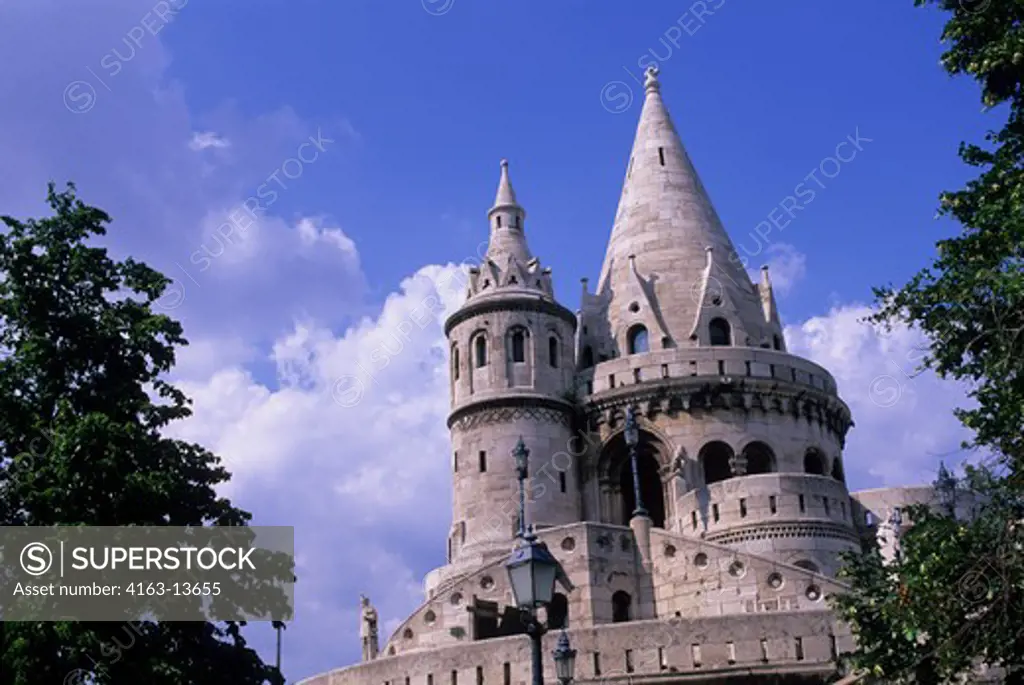 HUNGARY, BUDAPEST, BUDA, (HILLY SIDE OF CITY), FISHERMEN'S BASTION