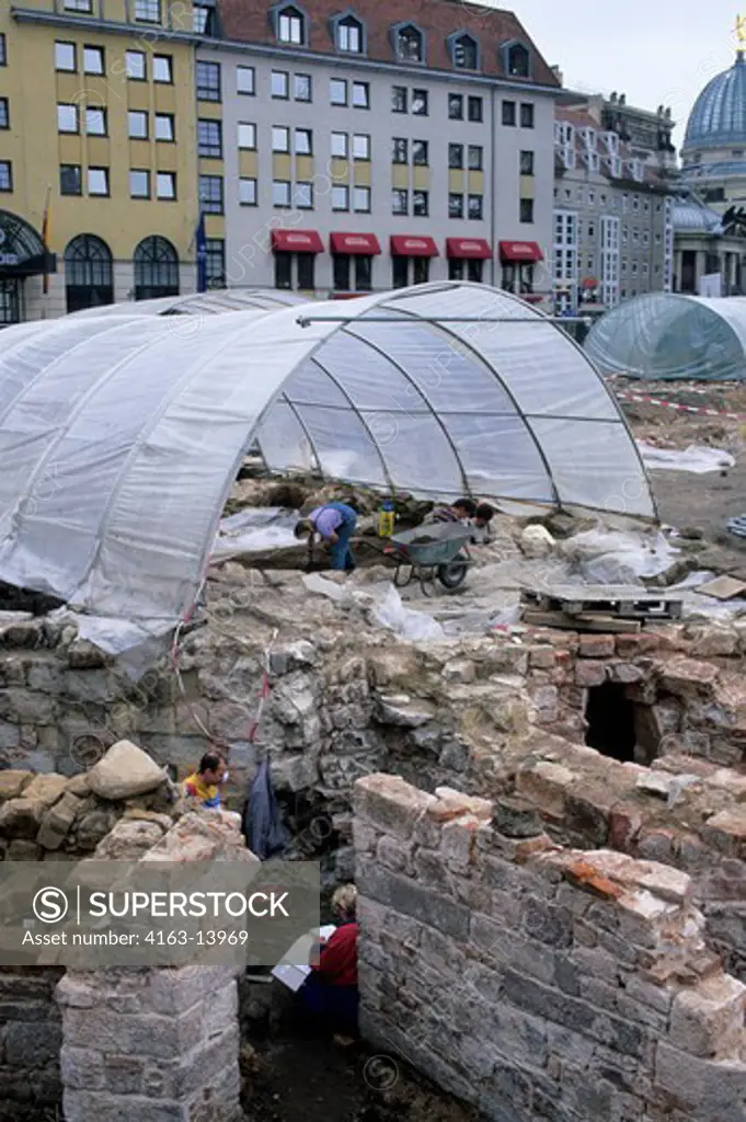 GERMANY, DRESDEN, ARCHAEOLOGICAL EXCAVATIONS AROUND CHURCH OF OUR LADY