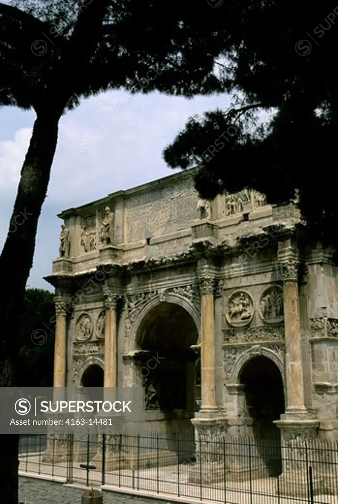 ITALY, ROME, ARCH OF CONSTANTINE