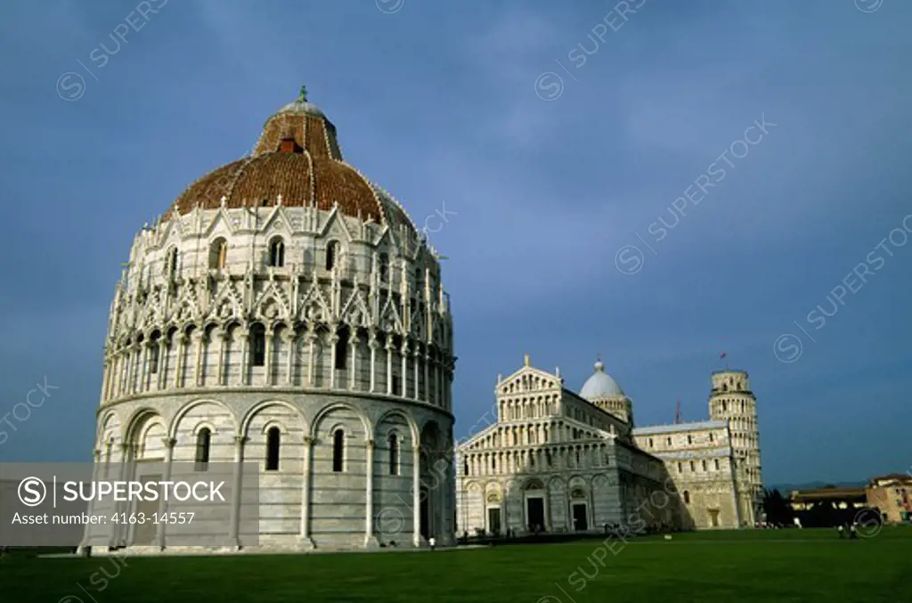 ITALY, PISA, FROM LEFT: BALLISTERO, CATHEDRAL AND LEANING TOWER OF PISA