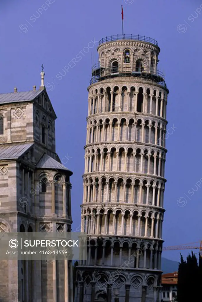 ITALY, PISA, CATHEDRAL AND LEANING TOWER OF PISA