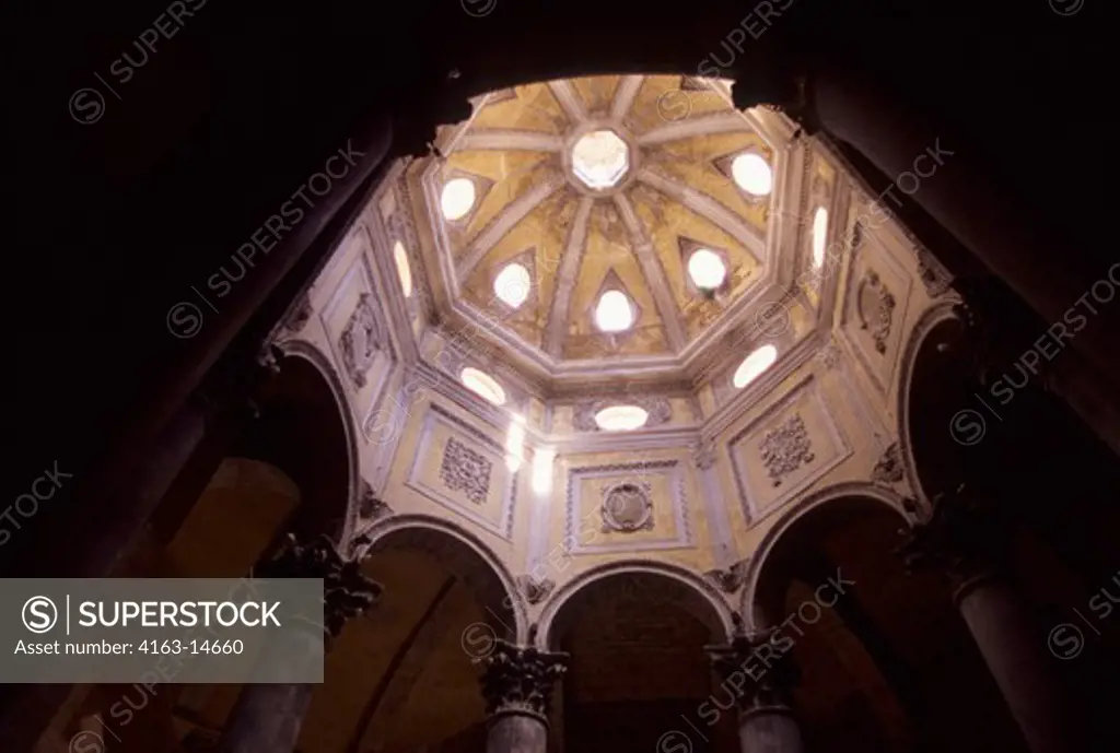 FRANCE, AIX-EN-PROVENCE, CATHEDRAL ST. SAUVEUR, BAPTISTERY, DOME