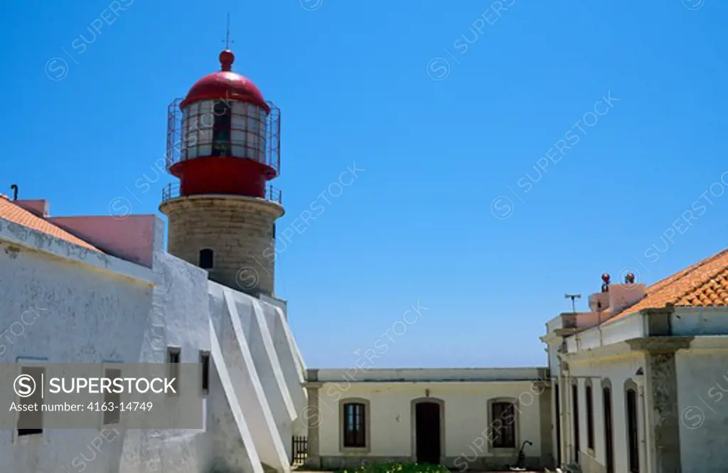 PORTUGAL, ALGARVE, NEAR PORTIMAO, CAPE ST. VINCENT, MOST SW POINT IN EUROPE, LIGHTHOUSE