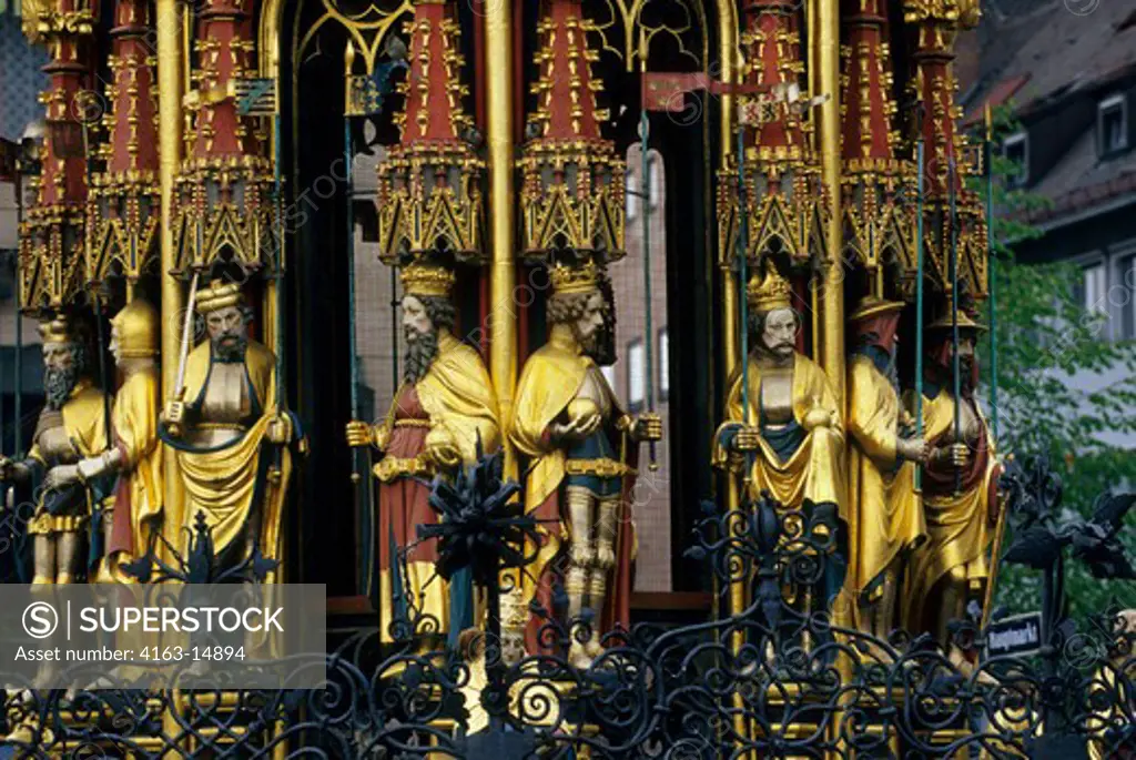 GERMANY, NUREMBERG, MARKET SQUARE, SCHí-NER BRUNNEN (BEAUTIFUL FOUNTAIN), DETAIL, GILDED STATUES