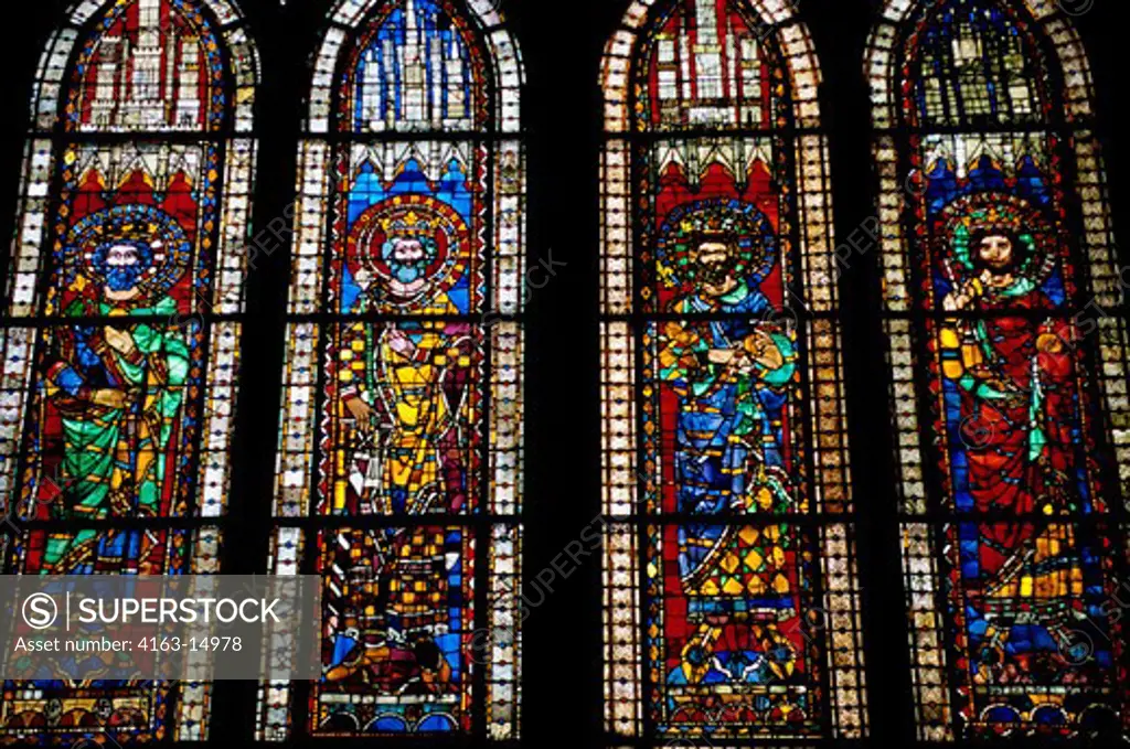 FRANCE, ALSACE, STRASBOURG, CATHEDRAL OF NOTRE DAME, INTERIOR, STAINED-GLASS WINDOWS