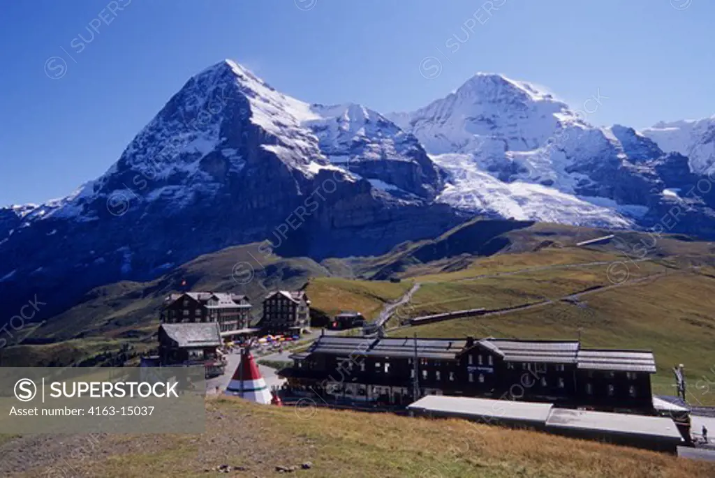 SWITZERLAND, BERNESE OBERLAND, KLEINE SCHEIDEGG, TRAIN STATION AND RESTAURANTS, EIGER AND MONCH MOUNTAINS