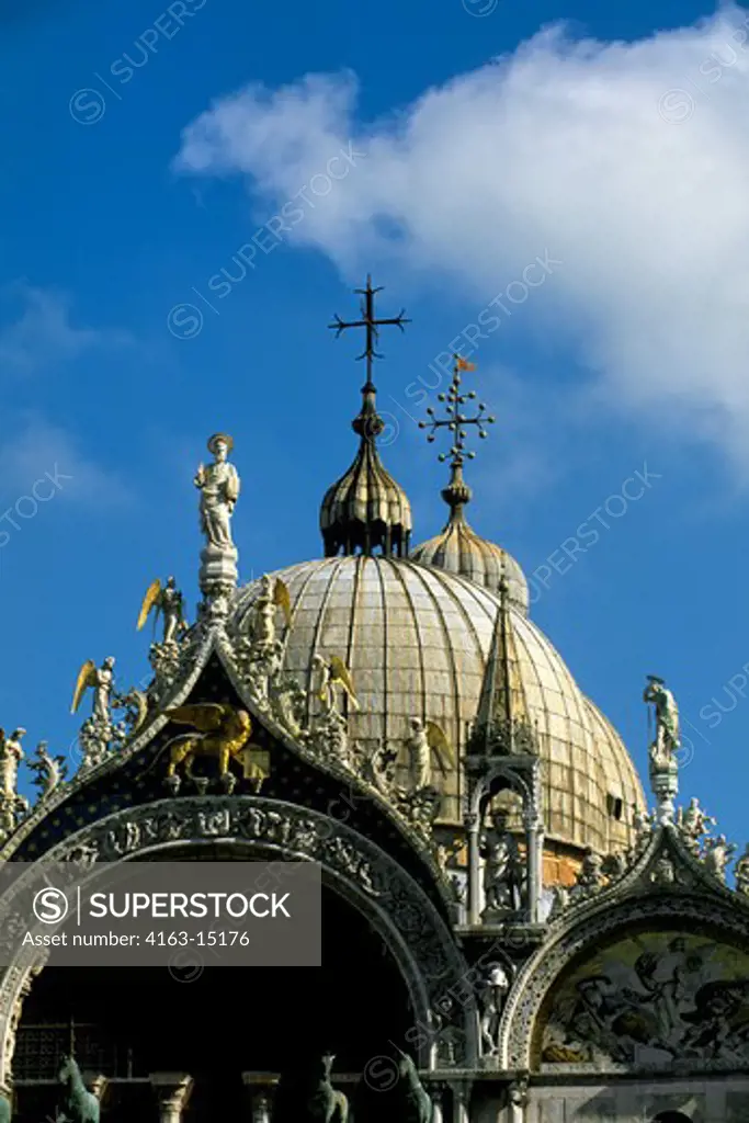 ITALY, VENICE, PIAZZA SAN MARCO, BASILICA OF SAN MARCO, DETAIL, ROOF
