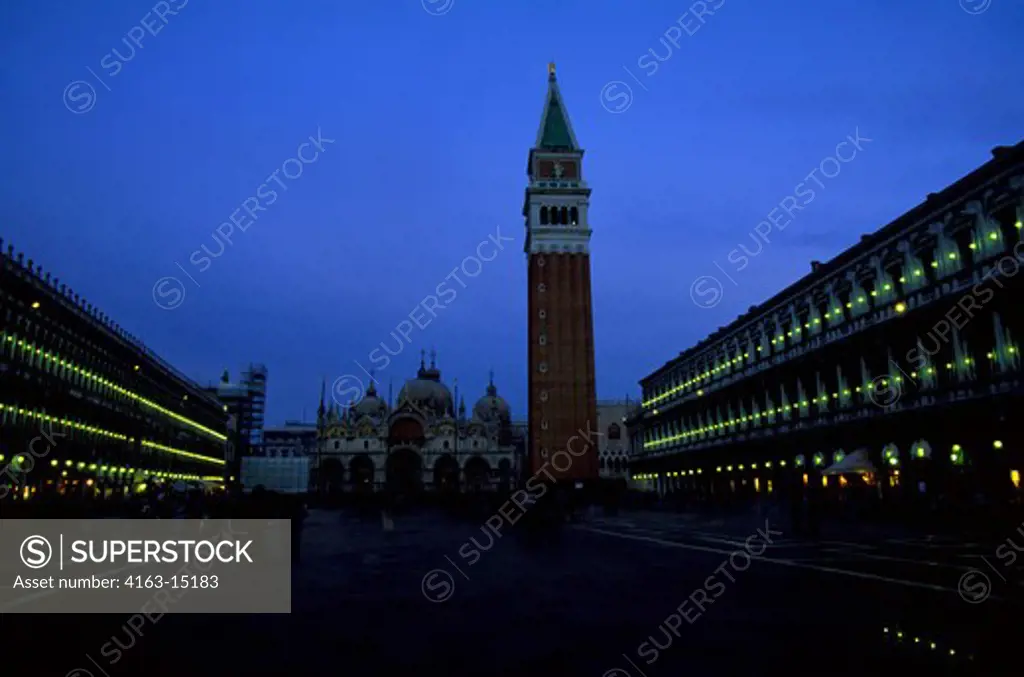 ITALY, VENICE, PIAZZA SAN MARCO, BASILICA OF SAN MARCO, CAMPANILE OF SAN MARCO AT NIGHT