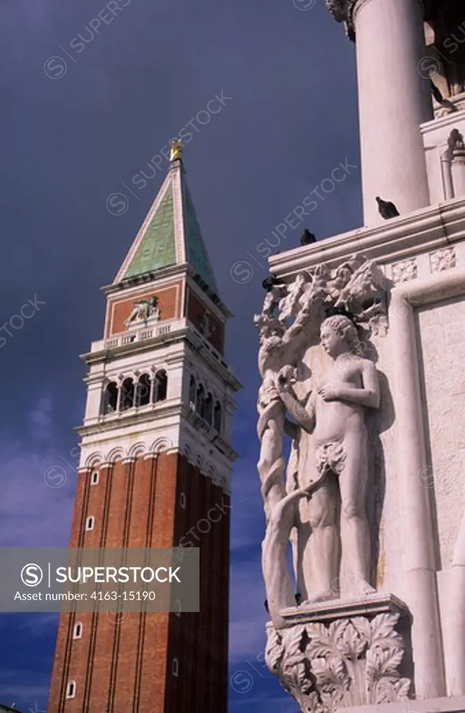 ITALY, VENICE, CAMPANILE OF SAN MARCO, PALACE OF THE DOGES, DETAIL