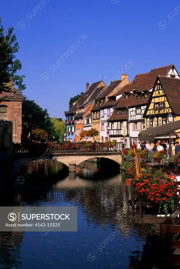 FRANCE, COLMAR, CANAL, HALFTIMBERED HOUSES
