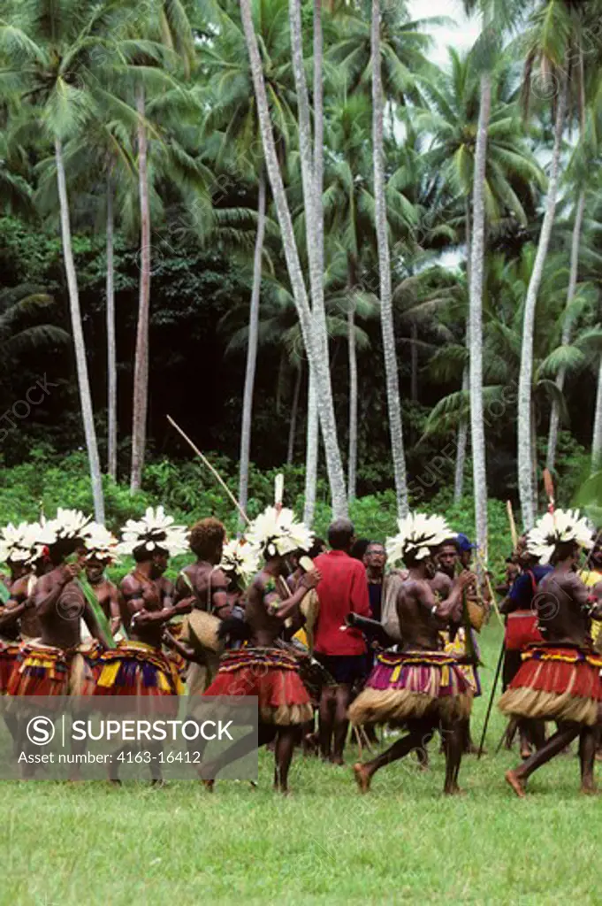 PAPUA NEW GUINEA,TROBRIAND ISLANDS, KIRIWINA ISL., KAIBOLA VILLAGE TRADITIONAL MEN'S DANCES
