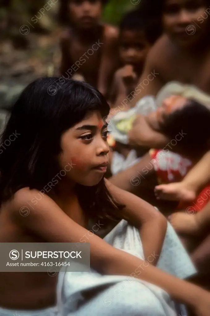 MICRONESIA, CAROLINE ISLS. PULAP ISLAND, PORTRAIT OF NATIVE GIRL