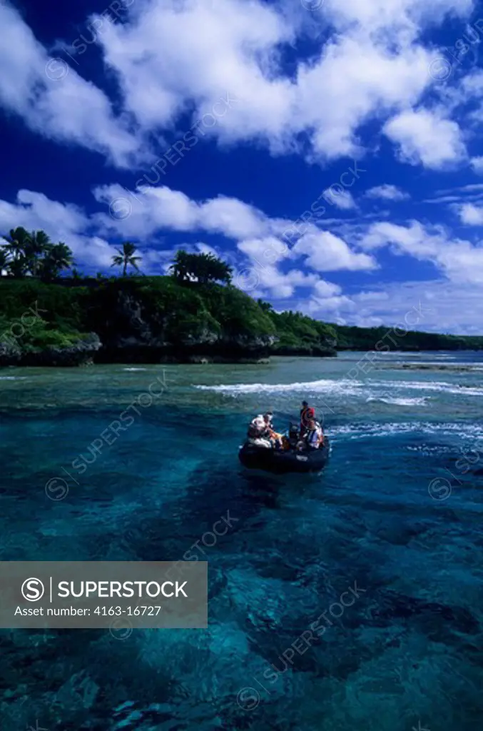 NIUE ISLAND,TOURISTS IN ZODIAC