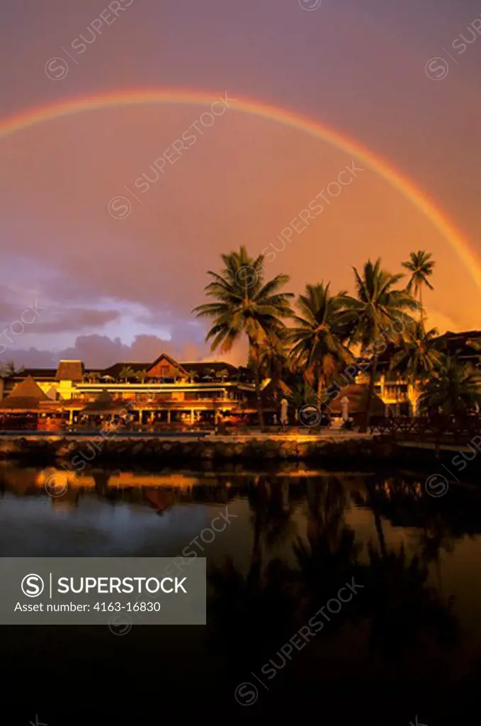 FRENCH POLYNESIA, SOCIETY ISLANDS, TAHITI, BEACHCOMBER HOTEL, RAINBOW