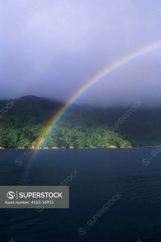 NEW ZEALAND, SOUTH ISLAND, QUEEN CHARLOTTE SOUND, SHIP'S COVE, RAINBOW