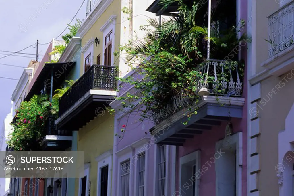 PUERTO RICO, OLD SAN JUAN, COLONIAL ARCHITECTURE