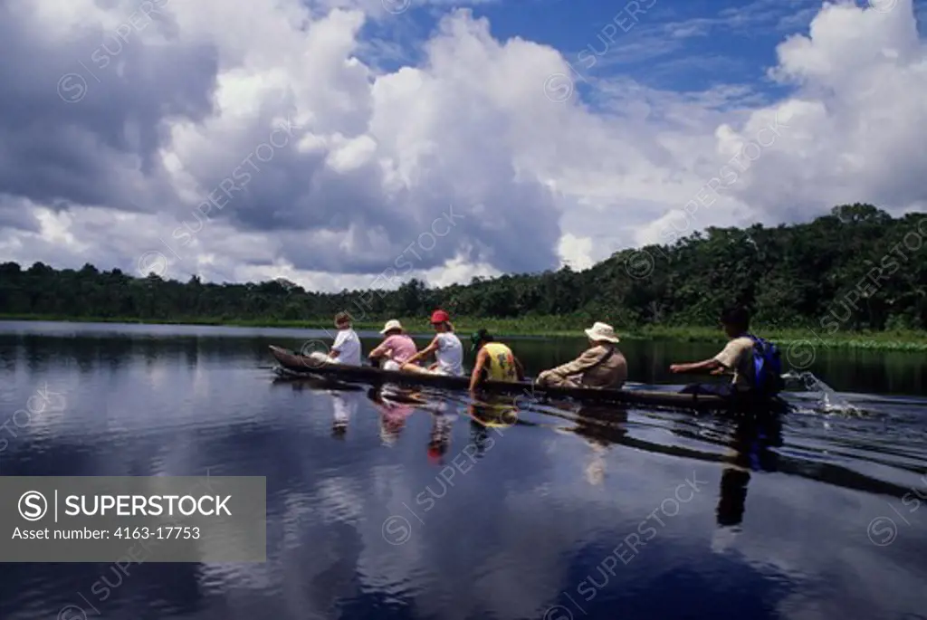 ECUADOR, AMAZON BASIN, RIO NAPO, RAINFOREST, TOURISTS IN CANOE