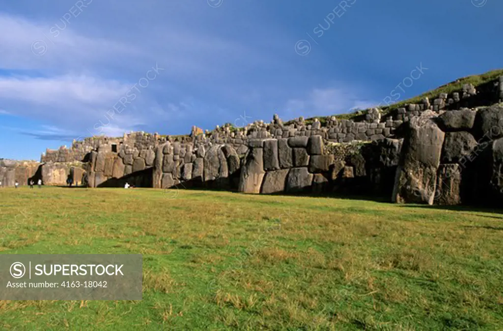 PERU, NEAR CUZCO, INCA FORTRESS OF SACSAYHUAMAN, FORTRESS WALLS