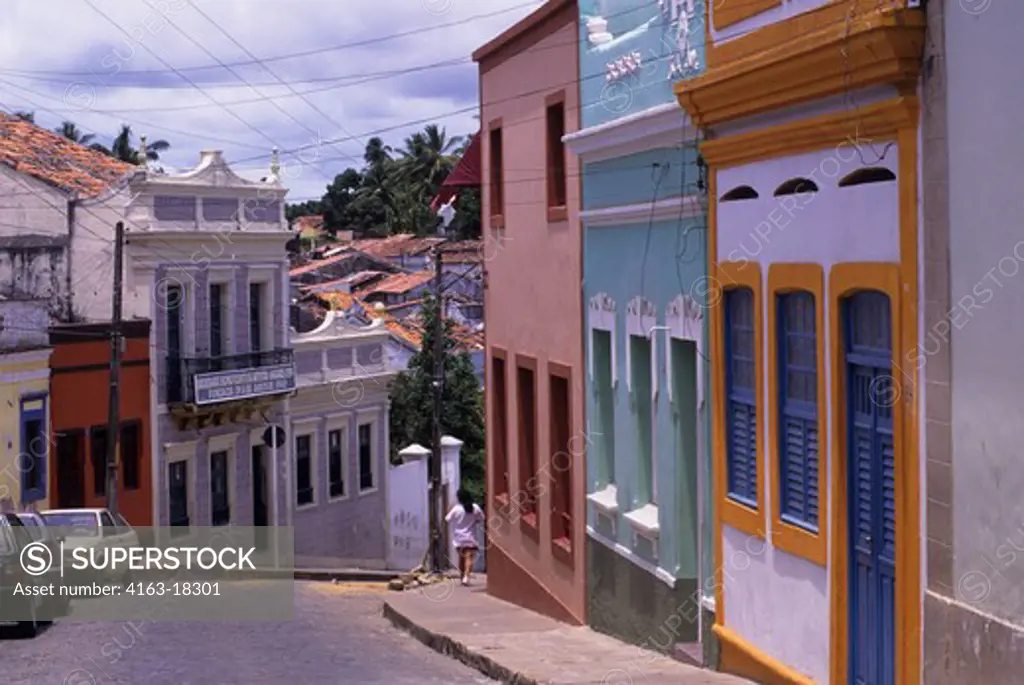 SOUTH AMERICA, BRAZIL, NEAR RECIFE, OLINDA, STREET SCENE (UNESCO WORLD HERITAGE SITE)
