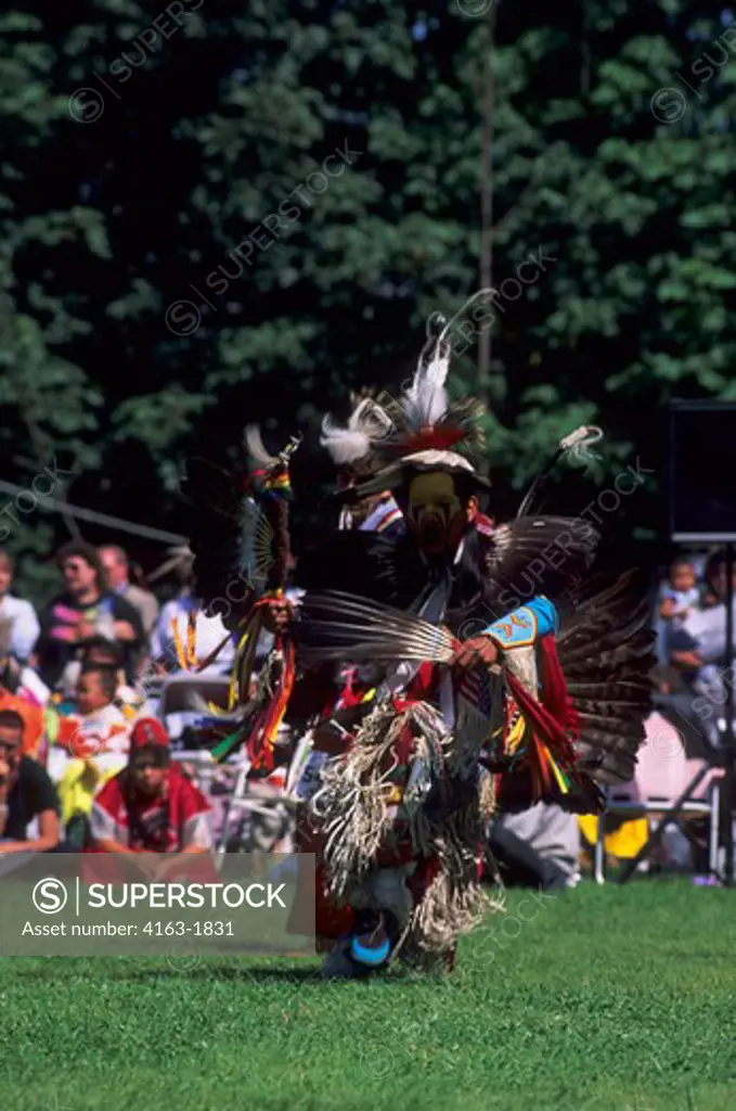 USA, WASHINGTON, SEATTLE, MORNING STAR CULTURAL CENTER, POW WOW, DANCE COMPETITION
