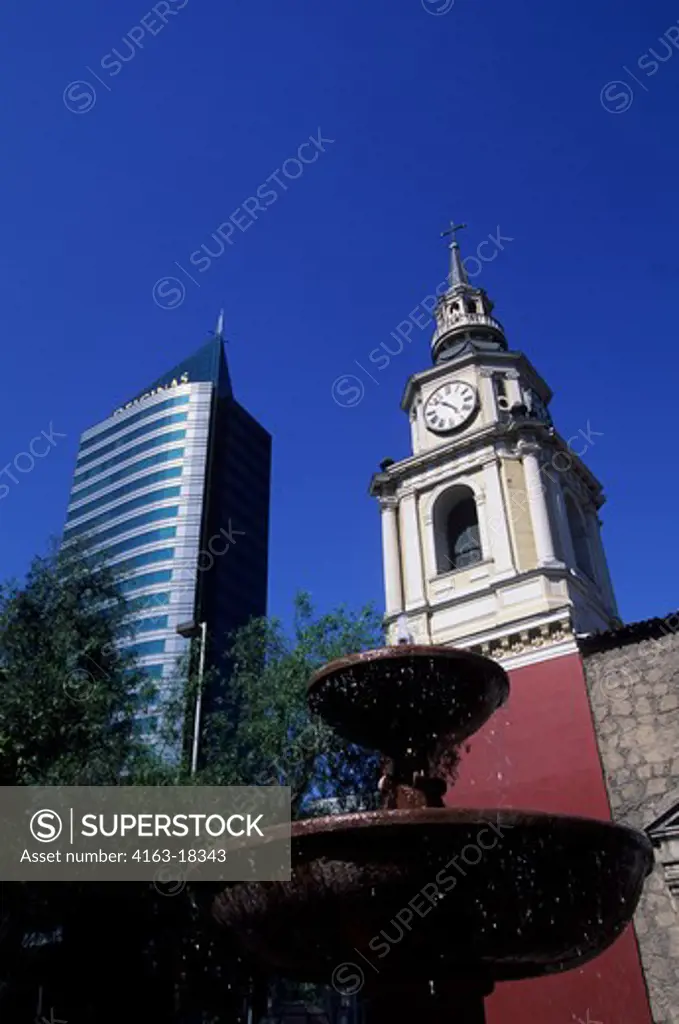 CHILE, SANTIAGO, DOWNTOWN, SAN FRANCISCO CHURCH, MODERN BUILDING, MODERN ARCHITECTURE, OLD AND NEW