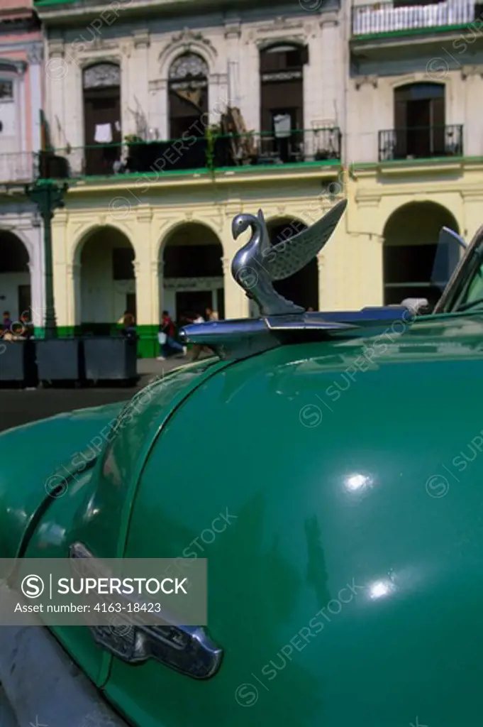 CUBA, HAVANA, STREET SCENE, OLD CHEVROLET CAR, DETAIL