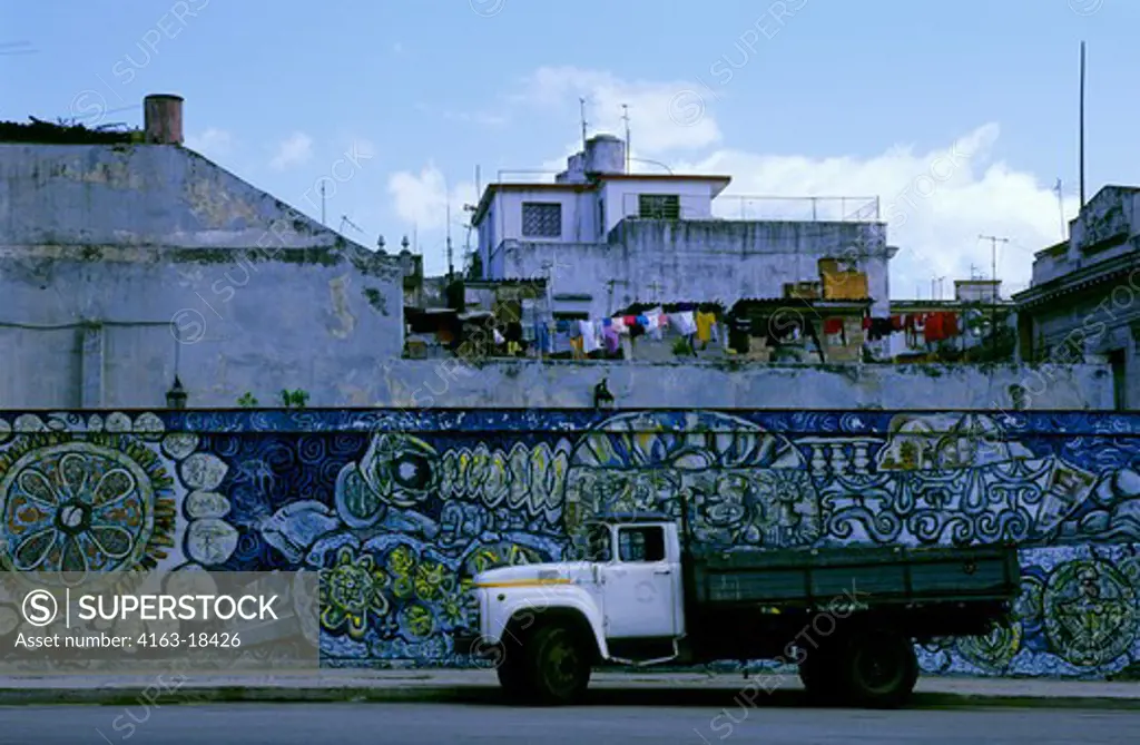 CUBA, OLD HAVANA, STREET SCENE, MURAL ON WALL, TRUCK