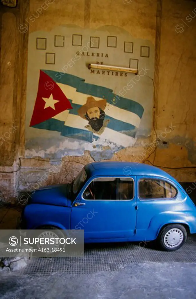 CUBA, HAVANA, PALADAR RESTAURANT BUILDING, MOVIE SET FOR 'STRAWBERRIES AND CHOCOLATE', CAR, SIGN