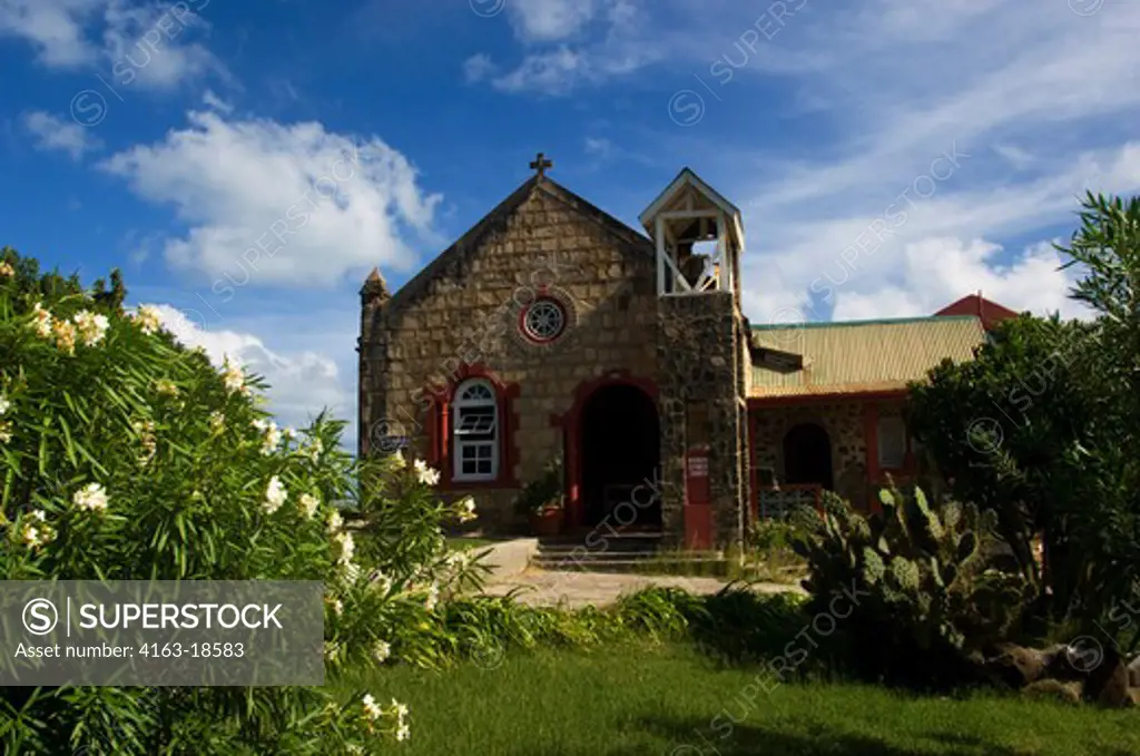 GRENADINES, MAYREAU ISLAND, VILLAGE, CATHOLIC CHURCH