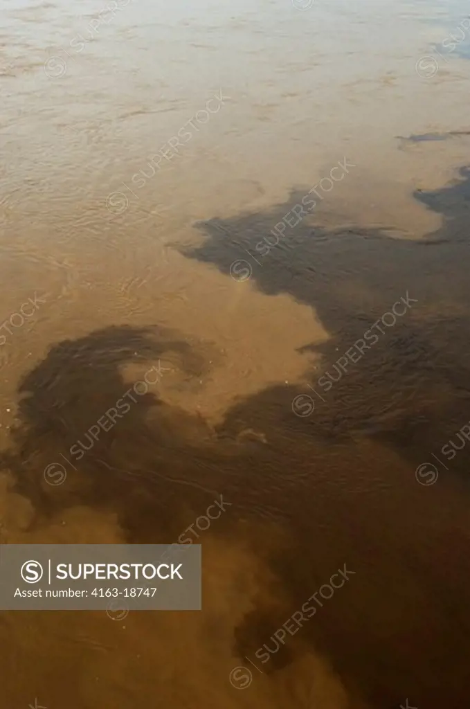 PERU, AMAZON RIVER BASIN, NEAR IQUITOS, CONFLUENCE OF THE MARANON RIVER AND CHOROYACU RIVER