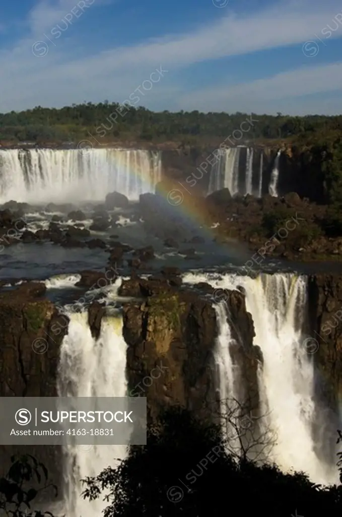 BRAZIL, IGUASSU NATIONAL PARK, IGUASSU FALLS, VIEW OF ARGENTINE FALLS, RAINBOW
