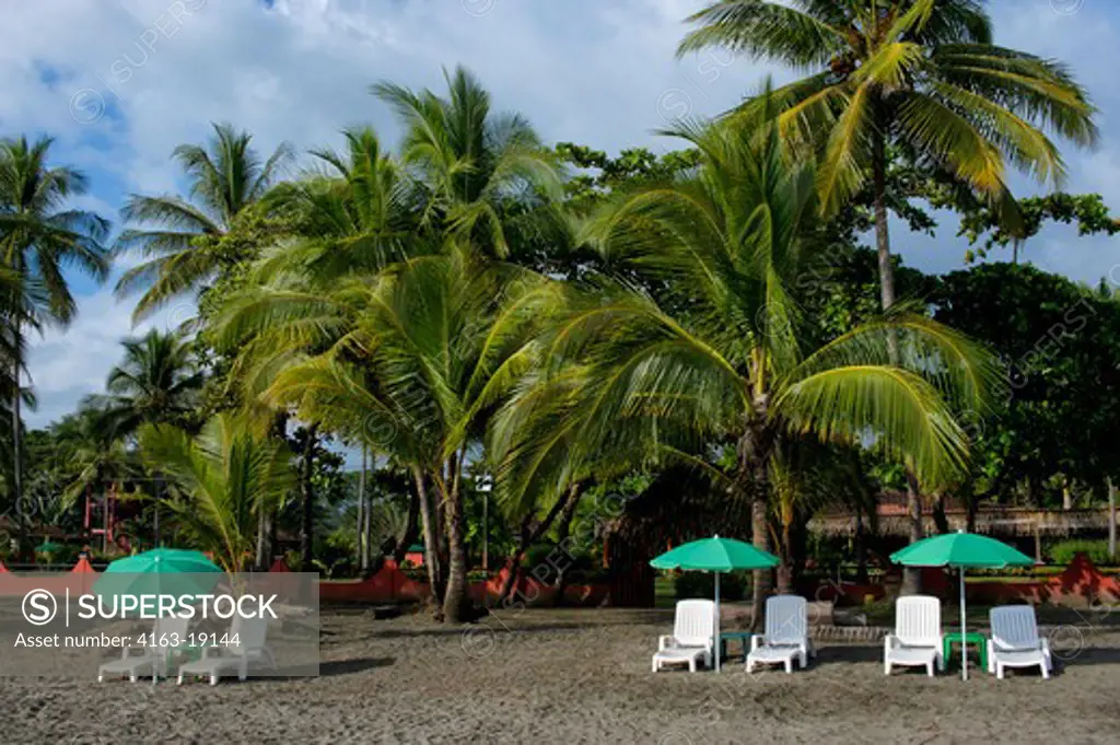 COSTA RICA, NEAR JACO, HOTEL MONTEREY DEL MAR, BEACH WITH SUNCHAIRS