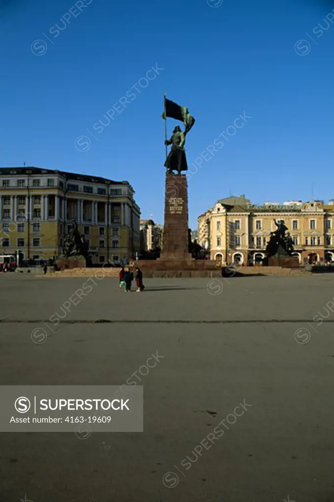 RUSSIA, VLADIVOSTOK, SQUARE FOR THE FIGHTERS OF THE REVOLUTION, MONUMENT