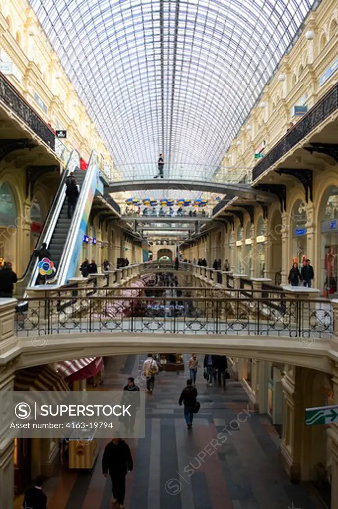 RUSSIA, MOSCOW, RED SQUARE, GUM DEPARTMENT STORE, INTERIOR