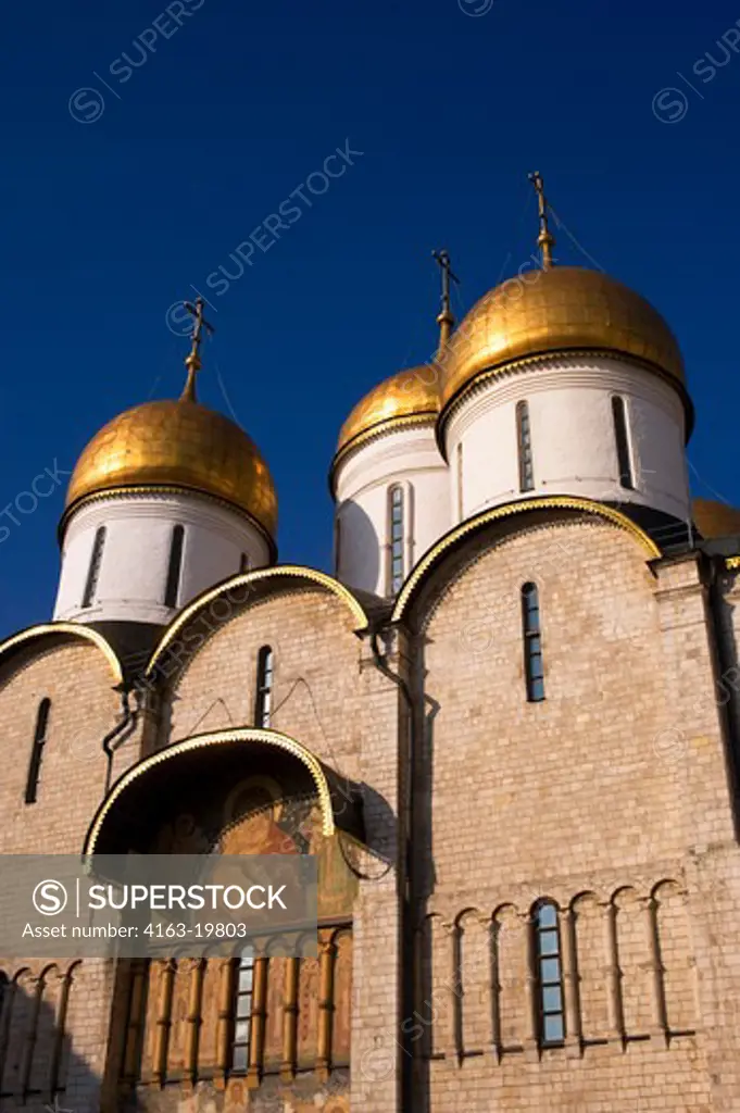 RUSSIA, MOSCOW, INSIDE KREMLIN, ASSUMPTION CATHEDRAL