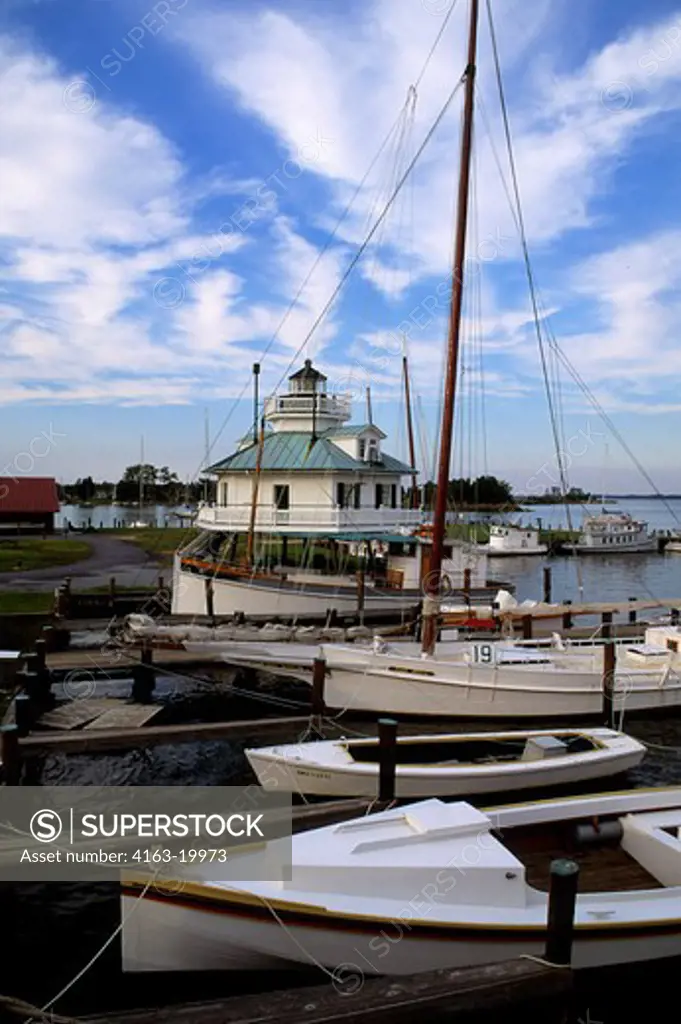 Usa, Maryland, Chesapeake Bay, St. Michaels, Maritime Museum, Boats And Lighthouse