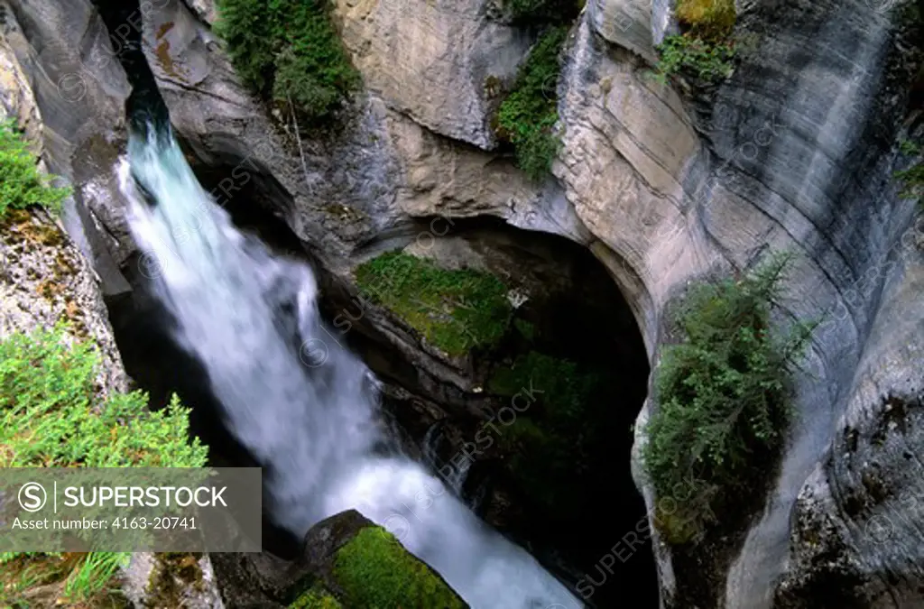 Canada, Alberta, Jasper National Park, Maligne Canyon, Waterfall