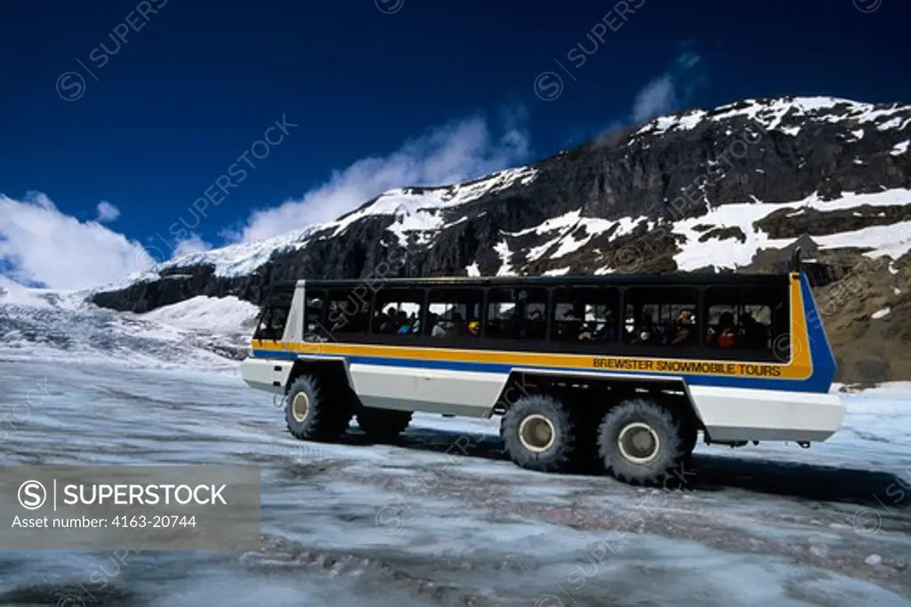 Canada, Alberta, Jasper National Park, Athabasca Glacier, Snow Coach