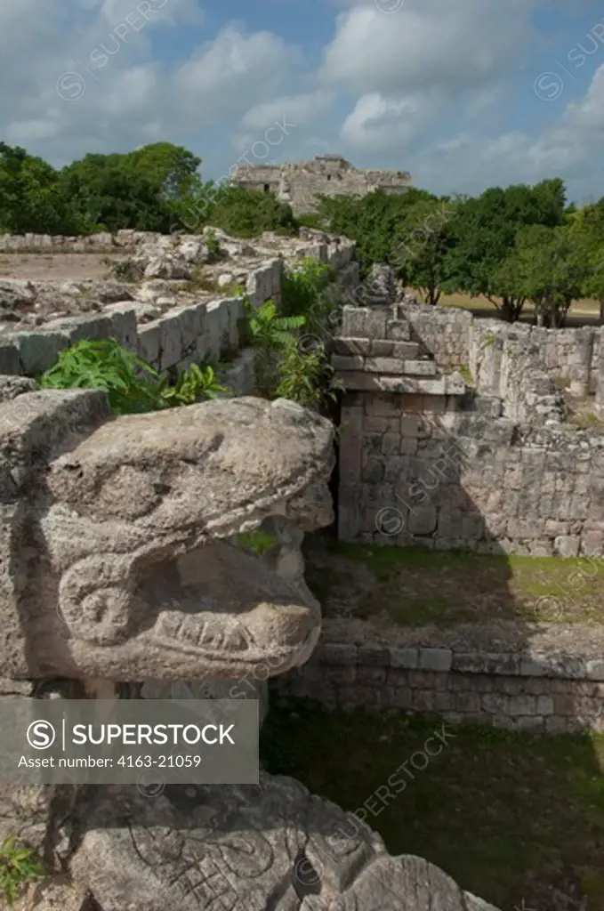 Mexico, Yucatan Peninsula, Chichen Itza Archaeological Zone, Southern Part, El Caracol, The Observatory, Serpent Heads On Top Of Steps