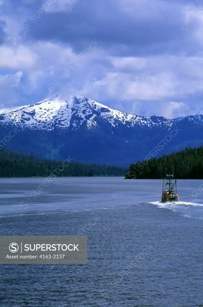 USA,ALASKA,INSIDE PASSAGE, WRANGELL NARROWS, FISHING BOAT