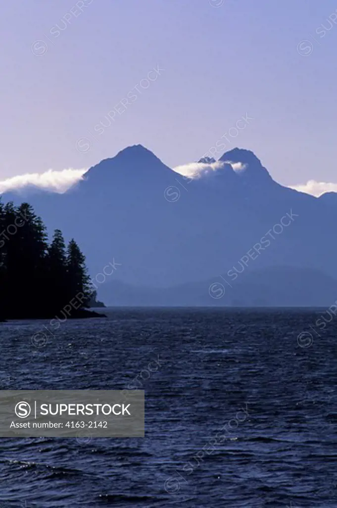 USA,ALASKA,INSIDE PASSAGE, NEVA STRAIT, CHICHAGOF ISLAND IN BACKGROUND