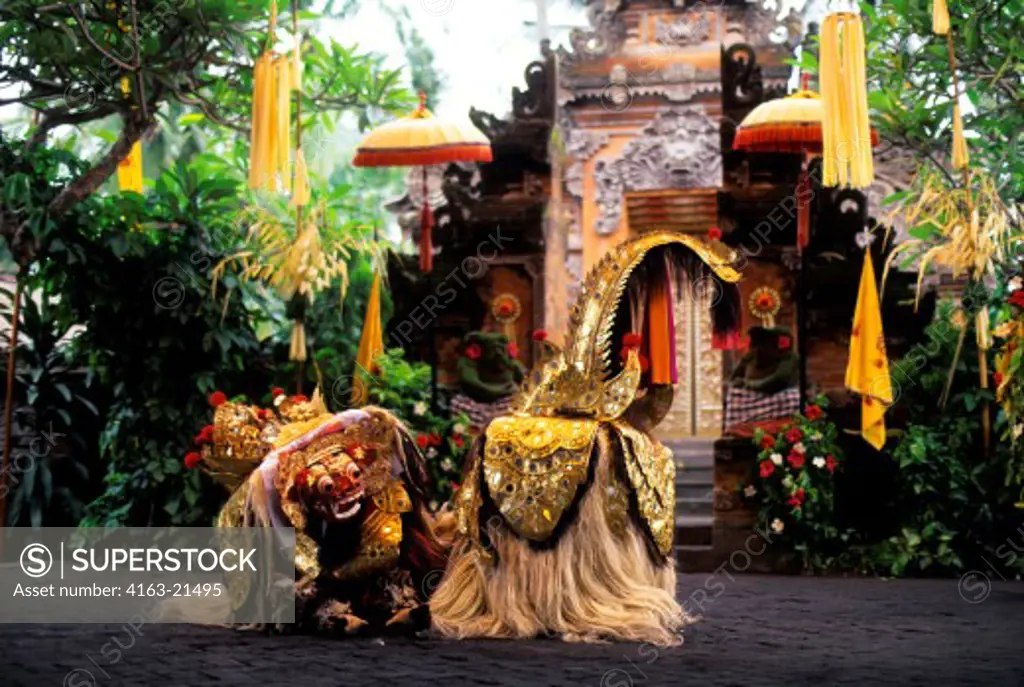 INDONESIA, BALI, BARONG DANCE, BARONG (MYTHOLOGICAL ANIMAL)