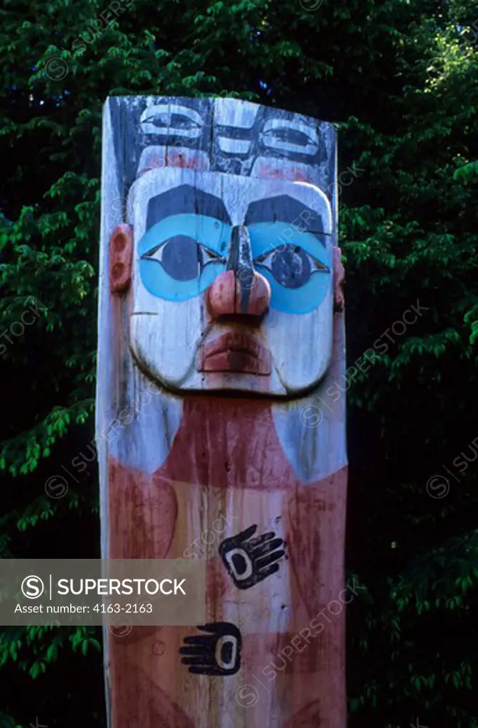 USA,ALASKA,INSIDE PASSAGE, BARANOF ISLAND, SITKA, NATIONAL HISTORIC PARK, TOTEM, CLOSE-UP