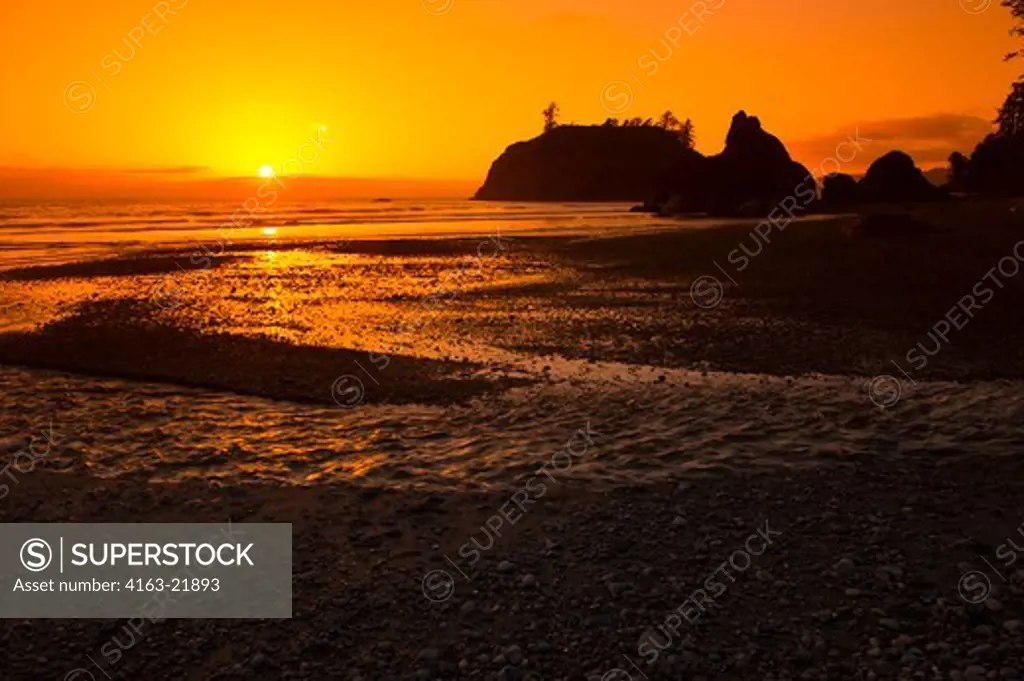 Sunset At Ruby Beach On The Olympic Peninsula In The Olympic National Park In Washington StateUSA,
