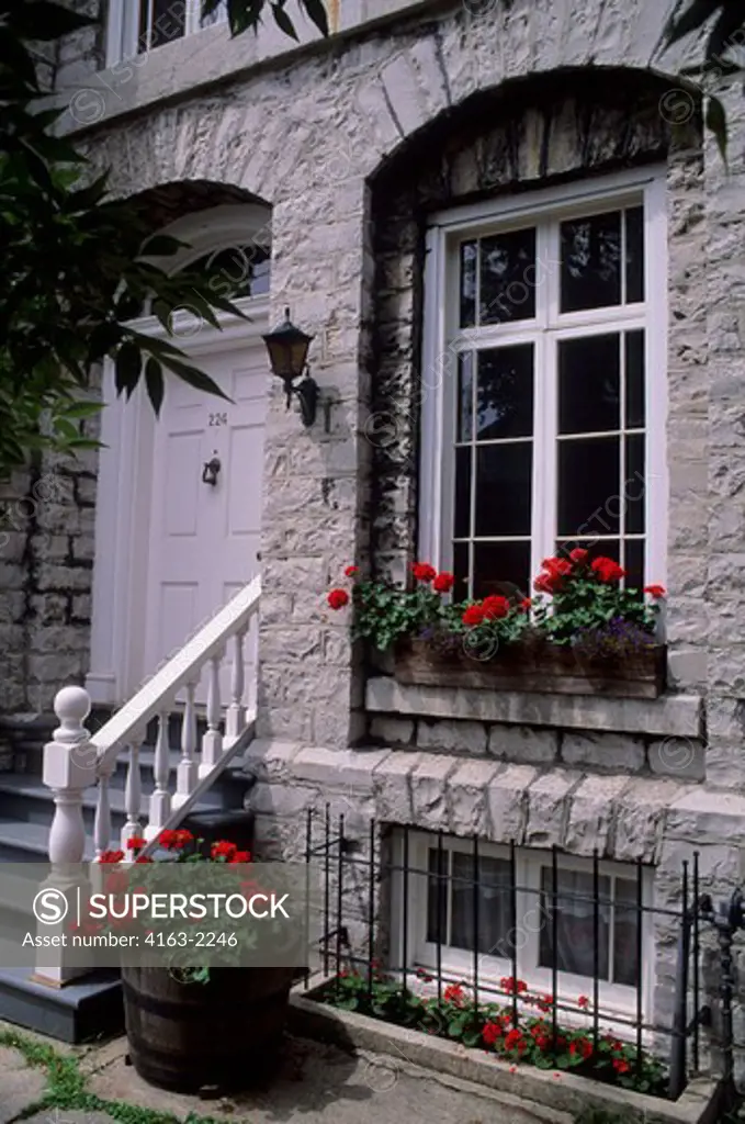 CANADA, ONTARIO, KINGSTON, LOCAL HOUSE, WINDOW WITH FLOWERS