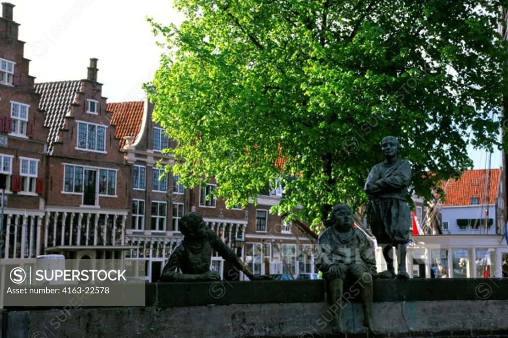 Netherlands, Holland, Hoorn, Statue 'Three Boys'