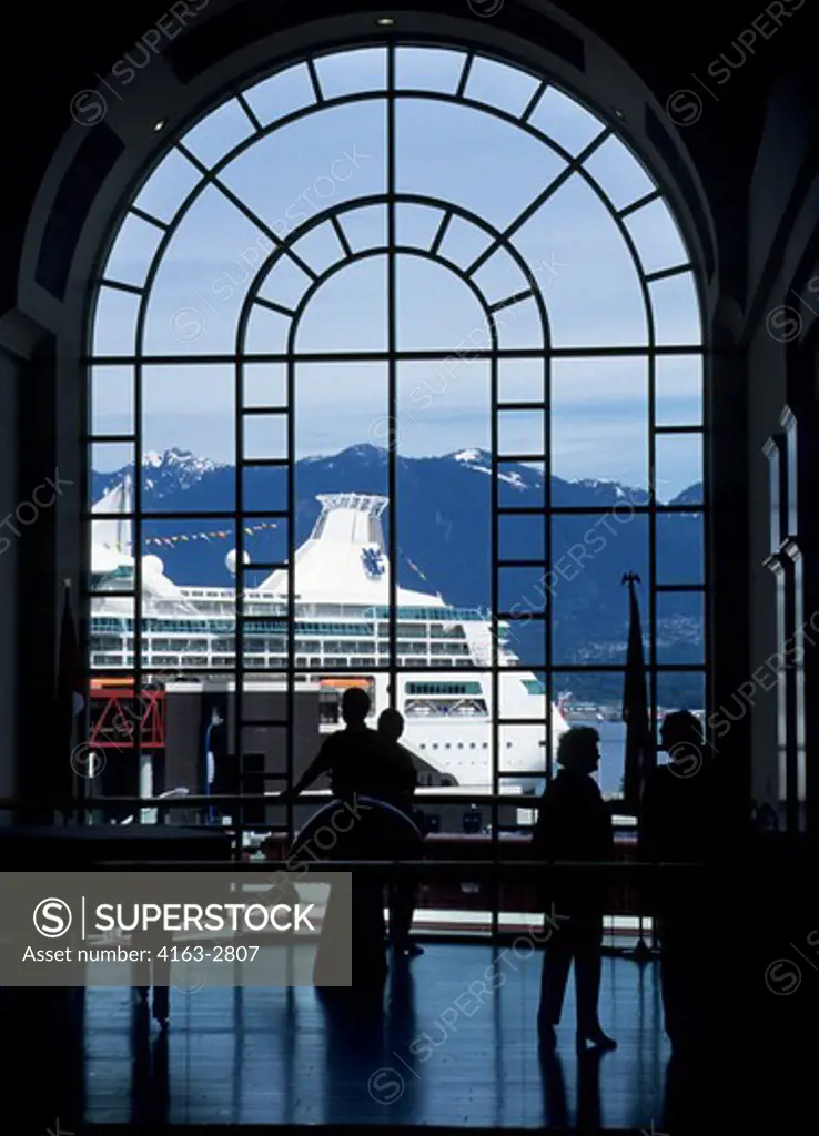 CANADA, BRITISH COLUMBIA, VANCOUVER, GASTOWN, THE LANDING, VIEW OF CRUISE SHIP TERMINAL