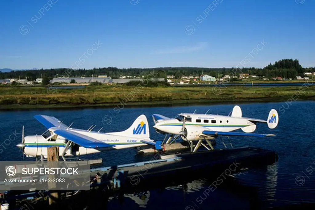 CANADA, BRITISH COLUMBIA, VANCOUVER ISLAND, CAMPBELL RIVER, FLOAT PLANE DOCK