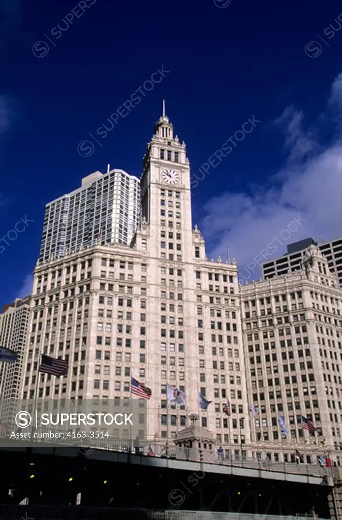 USA, ILLINOIS, CHICAGO, DOWNTOWN, MICHIGAN AVENUE, MIRACLE MILE, WRIGLEY BUILDING